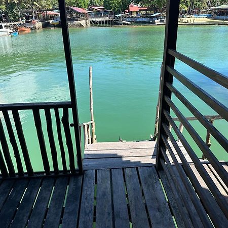 Mooi Park Hotel Sorong Kültér fotó
