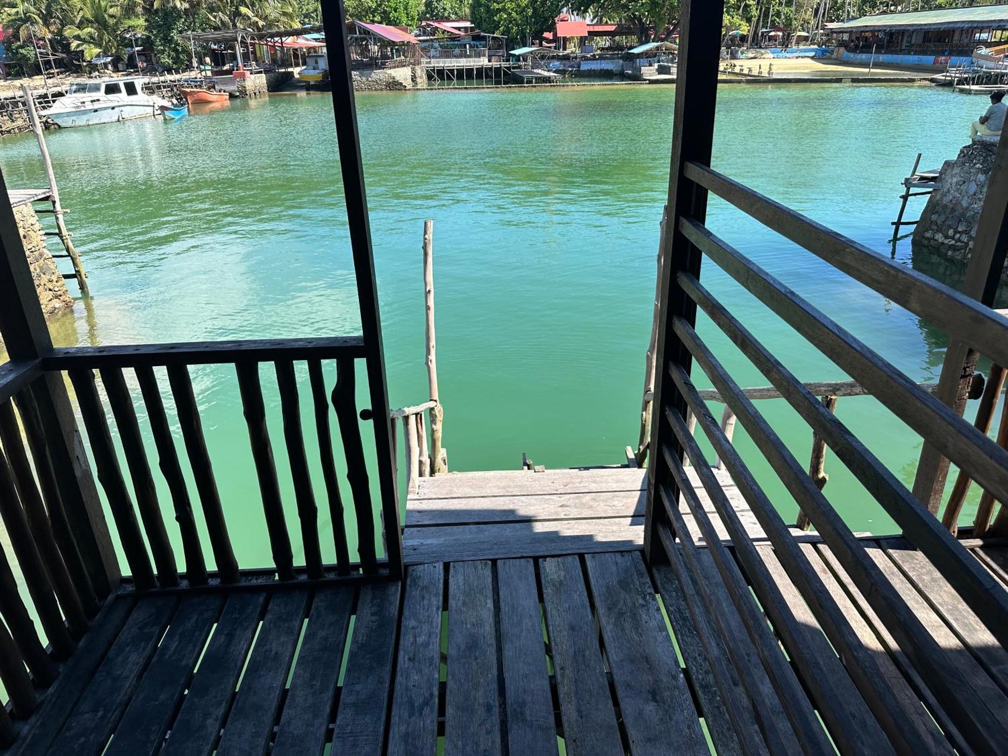 Mooi Park Hotel Sorong Kültér fotó