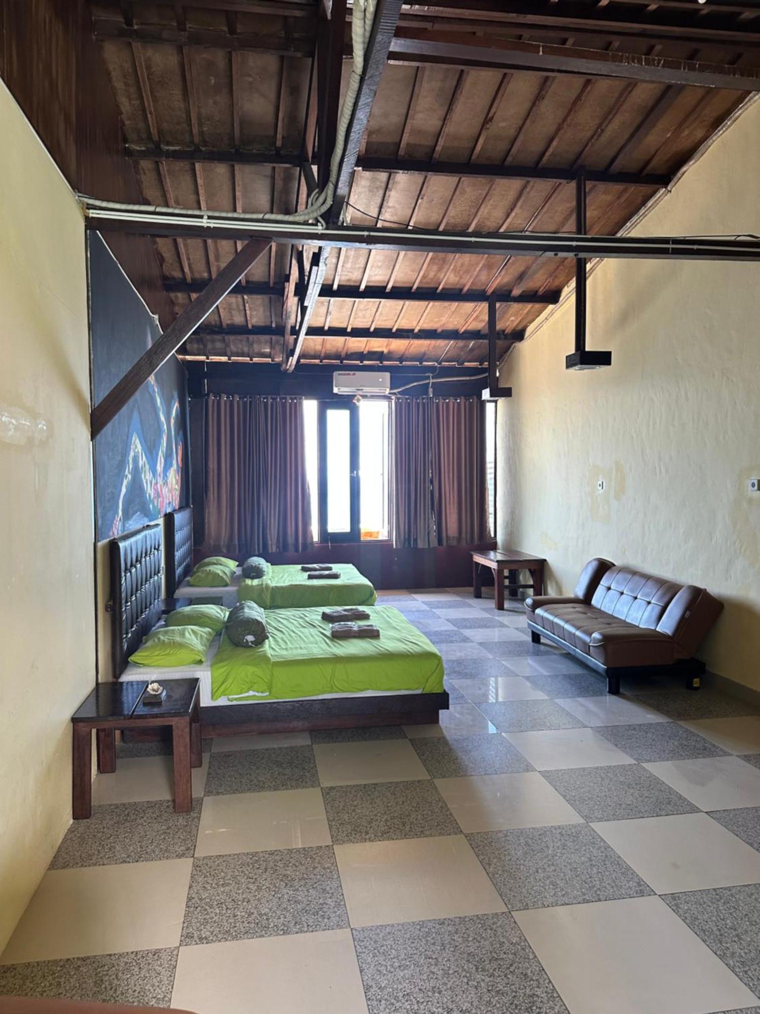 Mooi Park Hotel Sorong Kültér fotó
