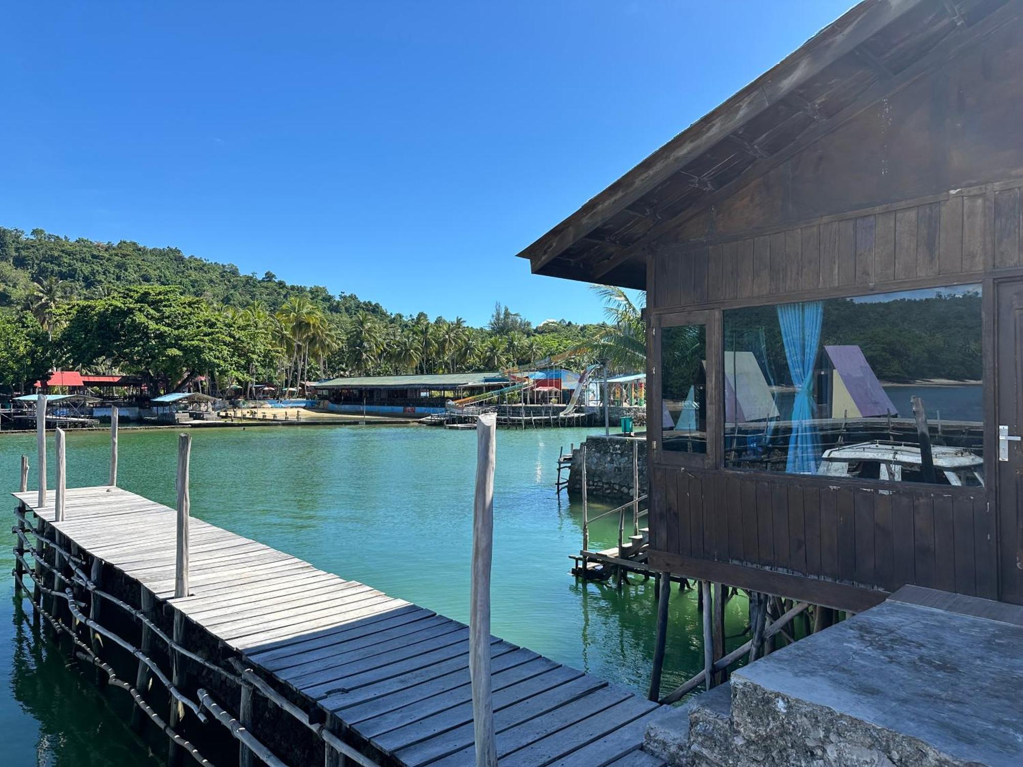 Mooi Park Hotel Sorong Kültér fotó