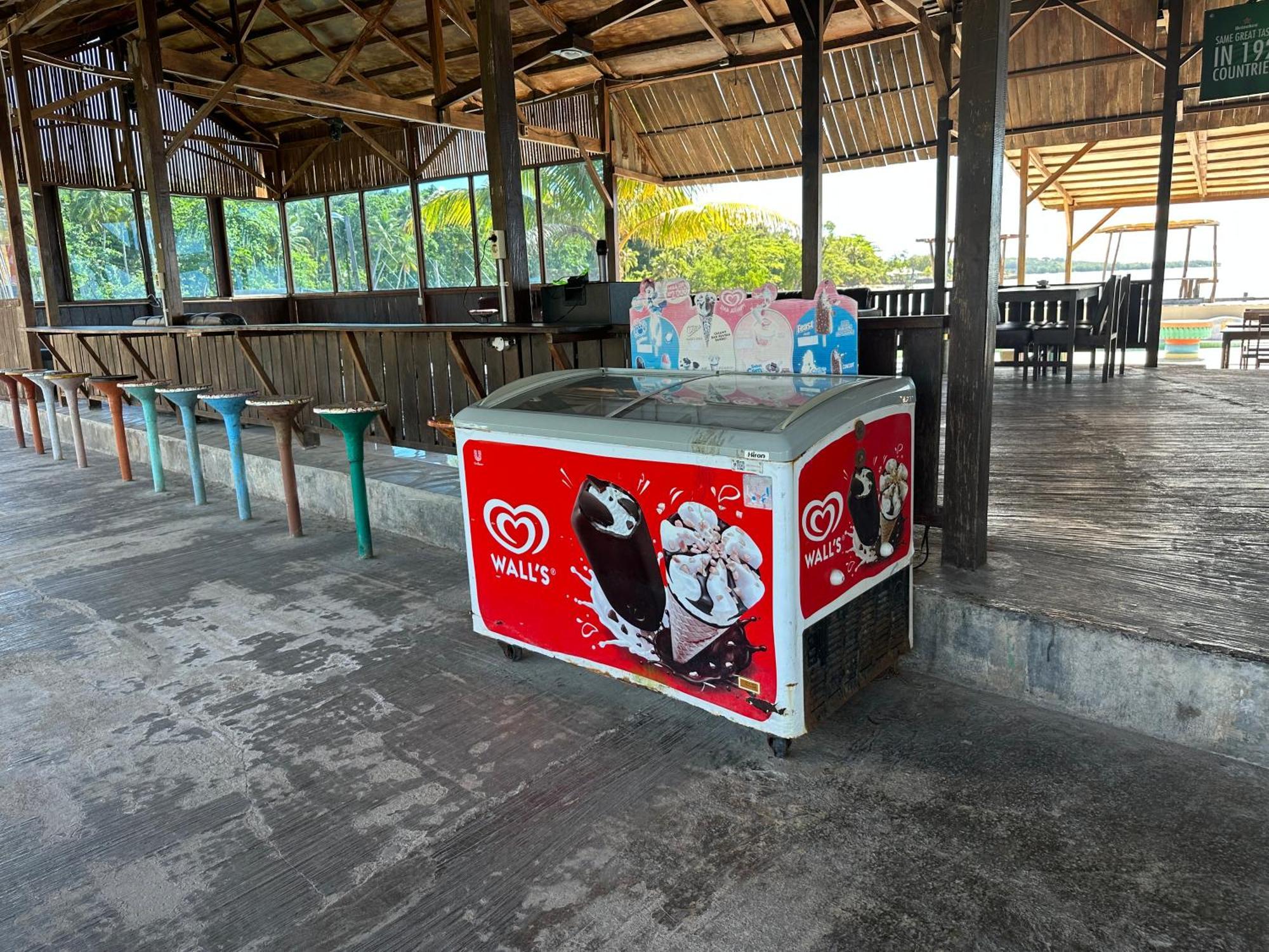 Mooi Park Hotel Sorong Kültér fotó