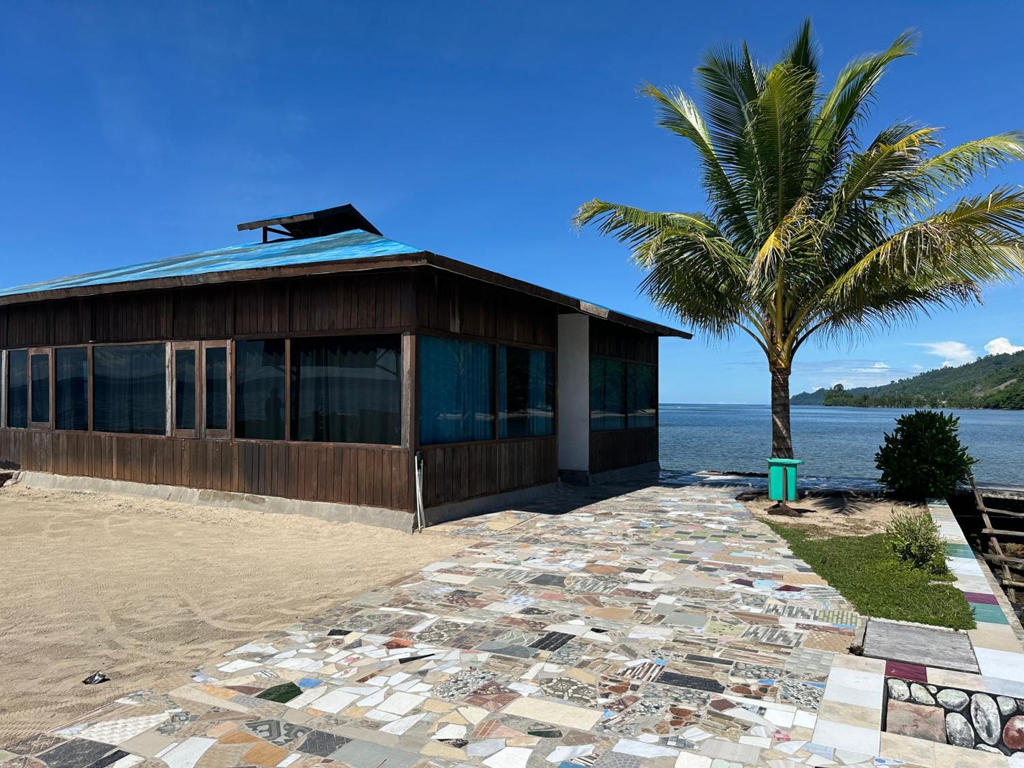 Mooi Park Hotel Sorong Kültér fotó