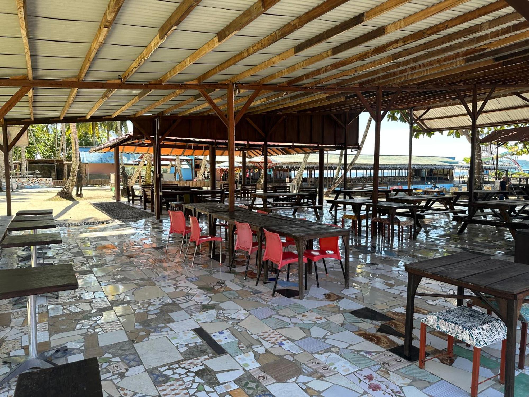 Mooi Park Hotel Sorong Kültér fotó